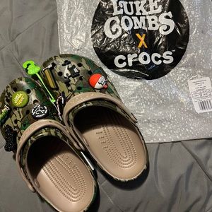 Luke Combs x Crocs brand new with tags M6/W8